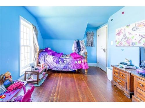 797 Forks Road, Welland, ON - Indoor Photo Showing Bedroom