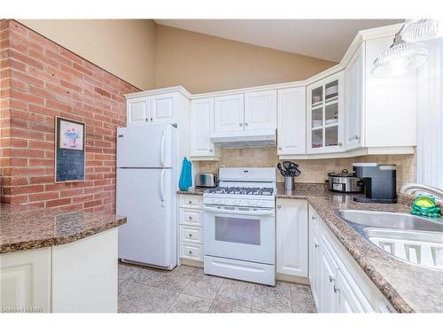 3660 Hazel Street, Ridgeway, ON - Indoor Photo Showing Kitchen With Double Sink