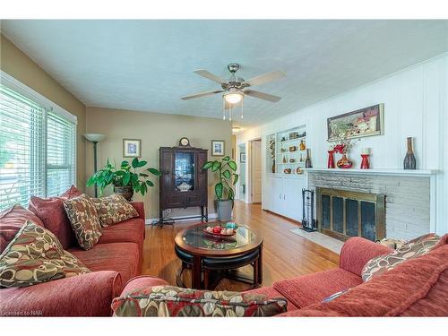 3660 Hazel Street, Ridgeway, ON - Indoor Photo Showing Living Room With Fireplace