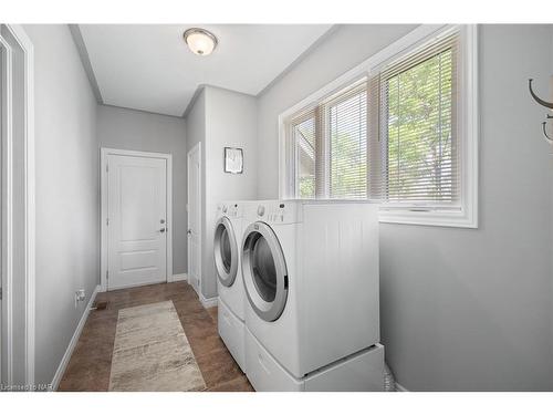 8028 Booth Street, Niagara Falls, ON - Indoor Photo Showing Laundry Room