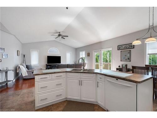 8028 Booth Street, Niagara Falls, ON - Indoor Photo Showing Kitchen With Double Sink