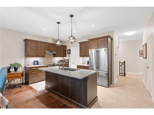 25 Andrew Lane Lane, Thorold, ON - Indoor Photo Showing Kitchen With Stainless Steel Kitchen With Double Sink With Upgraded Kitchen