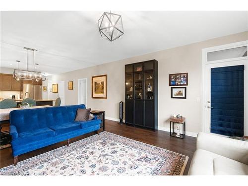 25 Andrew Lane Lane, Thorold, ON - Indoor Photo Showing Living Room