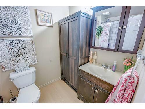 5371 Huron Street, Niagara Falls, ON - Indoor Photo Showing Bathroom