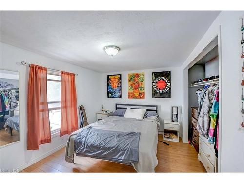 5371 Huron Street, Niagara Falls, ON - Indoor Photo Showing Bedroom