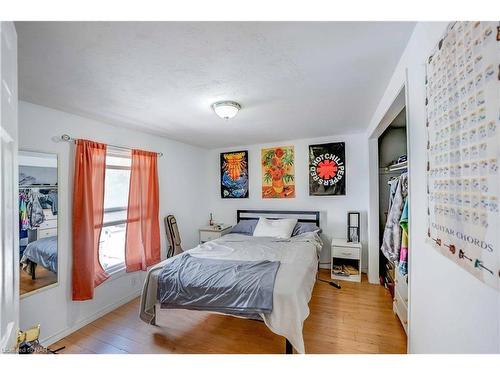 5371 Huron Street, Niagara Falls, ON - Indoor Photo Showing Bedroom