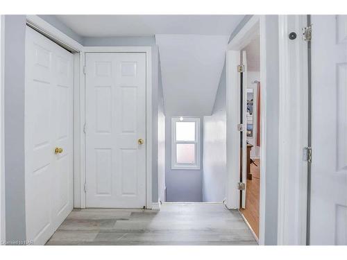 5371 Huron Street, Niagara Falls, ON - Indoor Photo Showing Other Room