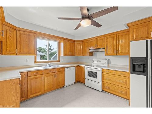 98 Ost Avenue, Port Colborne, ON - Indoor Photo Showing Kitchen With Double Sink