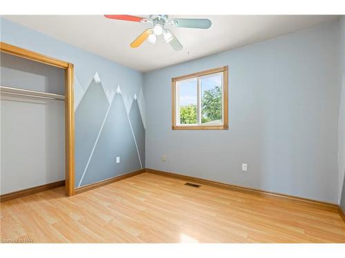 98 Ost Avenue, Port Colborne, ON - Indoor Photo Showing Other Room