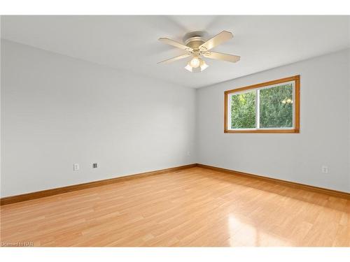 98 Ost Avenue, Port Colborne, ON - Indoor Photo Showing Other Room