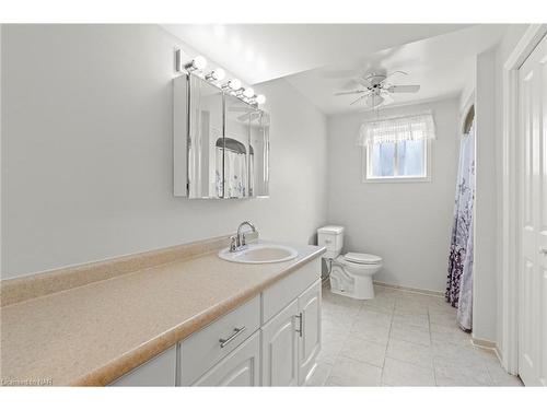 98 Ost Avenue, Port Colborne, ON - Indoor Photo Showing Bathroom