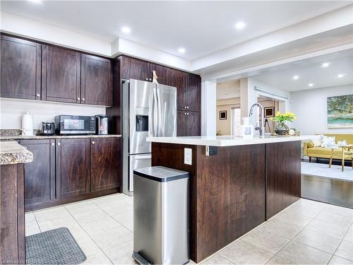 7725 Black Maple Drive, Niagara Falls, ON - Indoor Photo Showing Kitchen