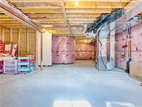 7725 Black Maple Drive, Niagara Falls, ON - Indoor Photo Showing Basement