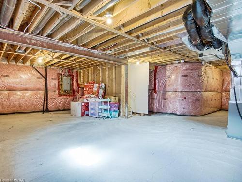 7725 Black Maple Drive, Niagara Falls, ON - Indoor Photo Showing Basement