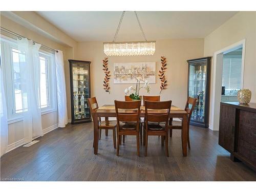 13 Cinnamon Street, Thorold, ON - Indoor Photo Showing Dining Room