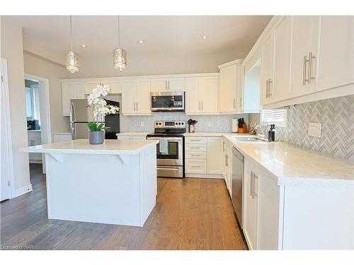 13 Cinnamon Street, Thorold, ON - Indoor Photo Showing Kitchen With Double Sink With Upgraded Kitchen