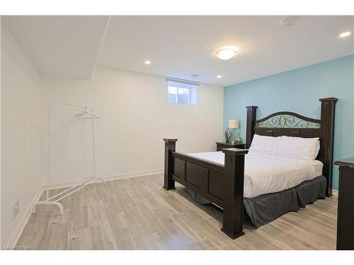 13 Cinnamon Street, Thorold, ON - Indoor Photo Showing Bedroom