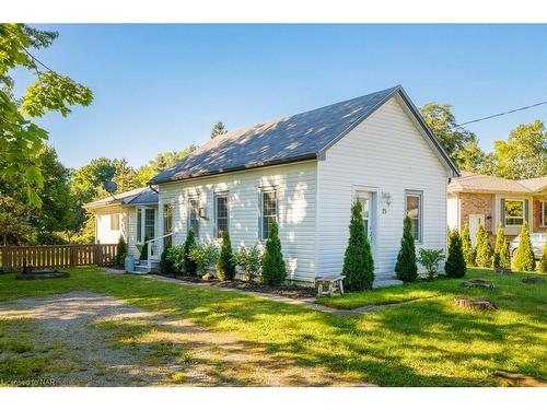 25 Margaret Street, Thorold, ON - Outdoor With Facade