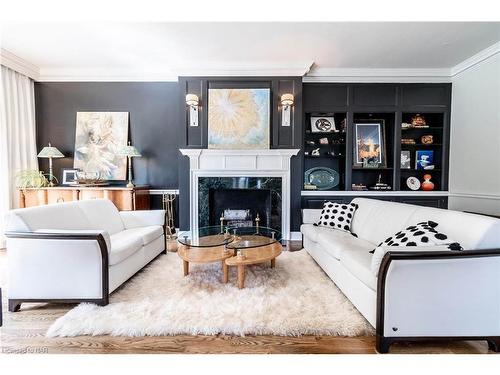 9 Shaldan Lane, Fonthill, ON - Indoor Photo Showing Living Room With Fireplace