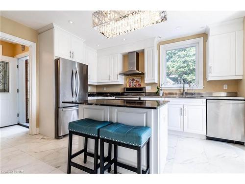 9 Shaldan Lane, Fonthill, ON - Indoor Photo Showing Kitchen