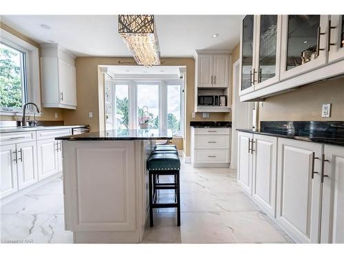 9 Shaldan Lane, Fonthill, ON - Indoor Photo Showing Kitchen