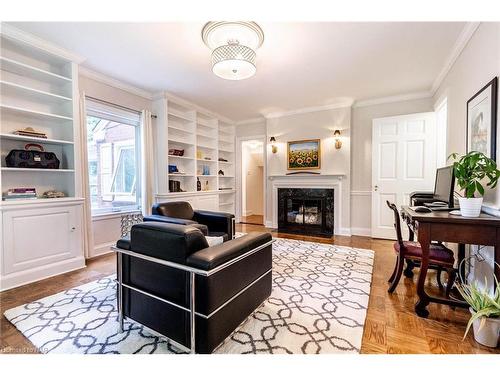 9 Shaldan Lane, Fonthill, ON - Indoor Photo Showing Living Room With Fireplace