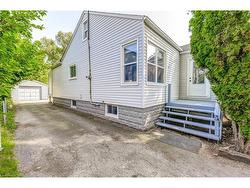 168 Oak Avenue  Hamilton, ON L8L 5N1