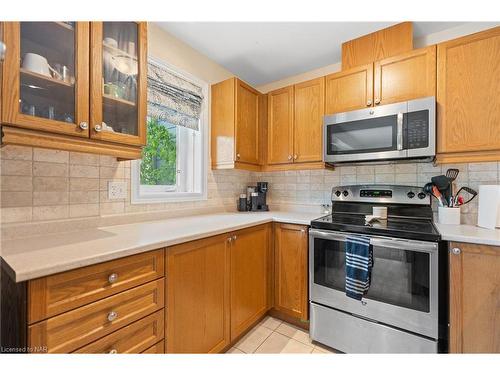 29 White Ash Road, Thorold, ON - Indoor Photo Showing Kitchen