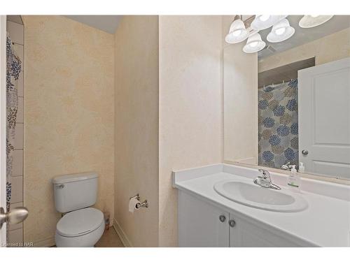 29 White Ash Road, Thorold, ON - Indoor Photo Showing Bathroom