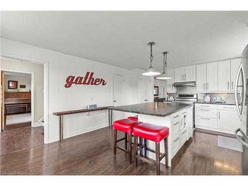 780 Niagara Stone Road, Niagara-On-The-Lake, ON - Indoor Photo Showing Kitchen