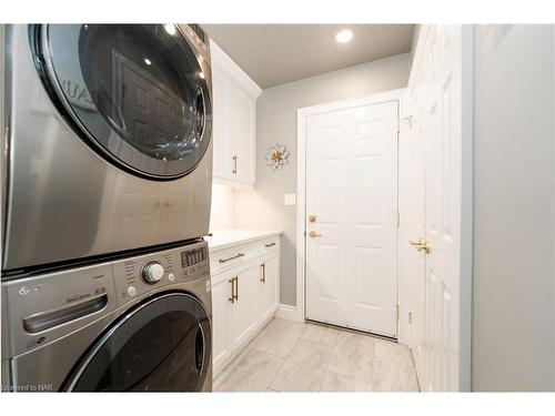 3593 Glen Elgin Drive, Jordan, ON - Indoor Photo Showing Laundry Room