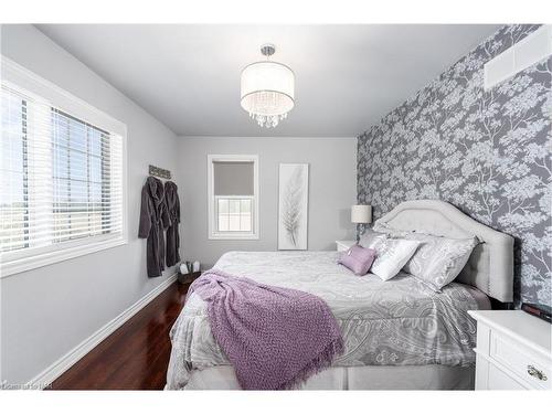 3593 Glen Elgin Drive, Jordan, ON - Indoor Photo Showing Bedroom