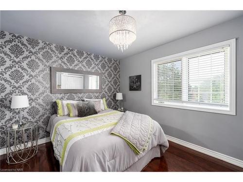 3593 Glen Elgin Drive, Jordan, ON - Indoor Photo Showing Bedroom