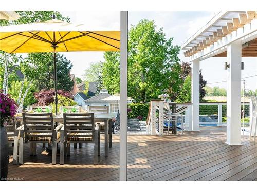 3593 Glen Elgin Drive, Jordan, ON - Outdoor With Deck Patio Veranda