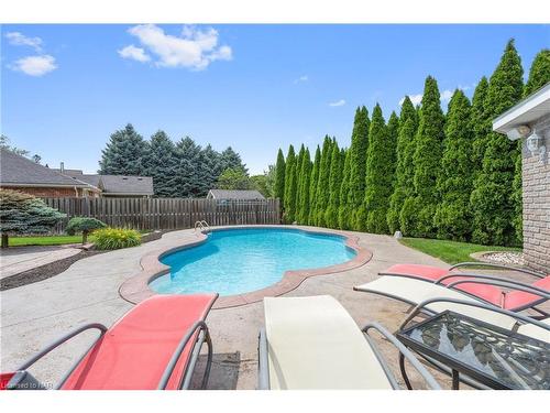 2663 Thompson Road, Niagara Falls, ON - Outdoor With In Ground Pool With Backyard