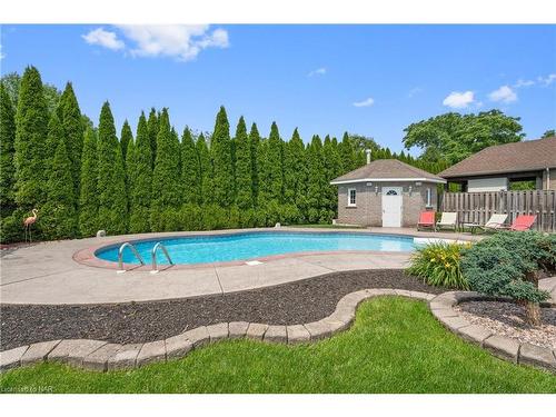 2663 Thompson Road, Niagara Falls, ON - Outdoor With In Ground Pool With Backyard