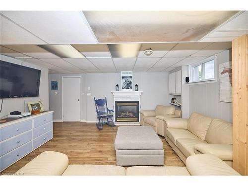 62 Balmoral Avenue, Welland, ON - Indoor Photo Showing Living Room With Fireplace