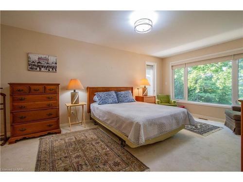 8 Janet Court, St. Catharines, ON - Indoor Photo Showing Bedroom