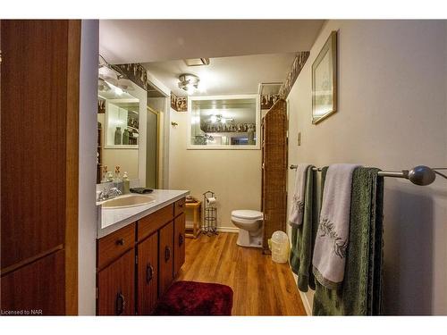 8 Janet Court, St. Catharines, ON - Indoor Photo Showing Bathroom