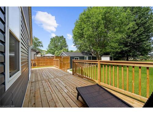 3967 Welland Street, Niagara Falls, ON - Outdoor With Deck Patio Veranda With Exterior