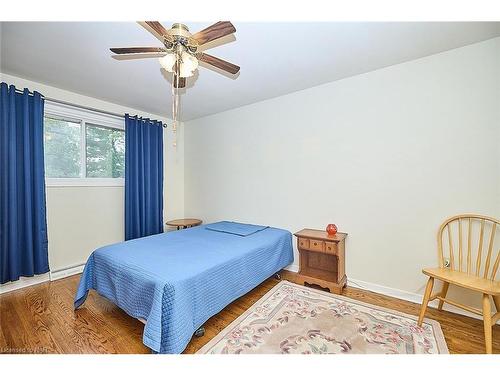 1439 Station Street, Fonthill, ON - Indoor Photo Showing Bedroom