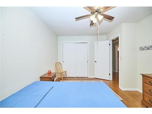 1439 Station Street, Fonthill, ON - Indoor Photo Showing Bedroom