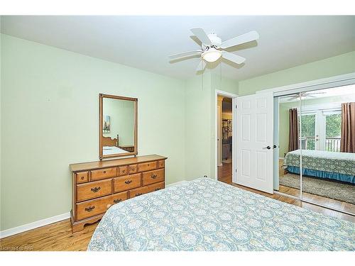 1439 Station Street, Fonthill, ON - Indoor Photo Showing Bedroom