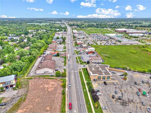 1439 Station Street, Fonthill, ON - Outdoor With View