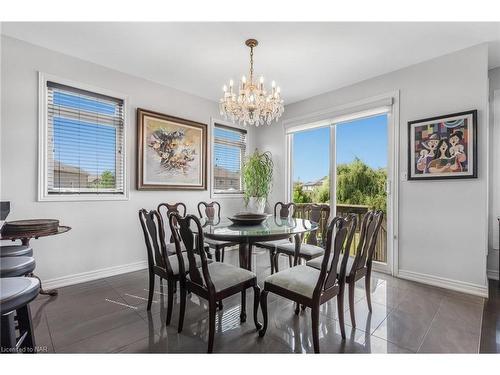 6367 Connor Crescent, Niagara Falls, ON - Indoor Photo Showing Dining Room