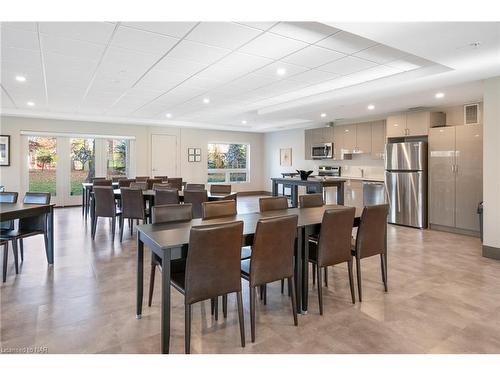 105 Vansickle Road Road, St. Catharines, ON - Indoor Photo Showing Dining Room