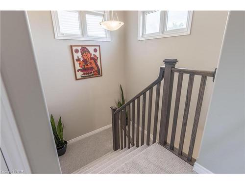 7299 Sherrilee Crescent, Niagara Falls, ON - Indoor Photo Showing Other Room