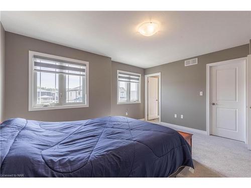 7299 Sherrilee Crescent, Niagara Falls, ON - Indoor Photo Showing Bedroom