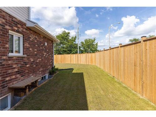 7299 Sherrilee Crescent, Niagara Falls, ON - Outdoor