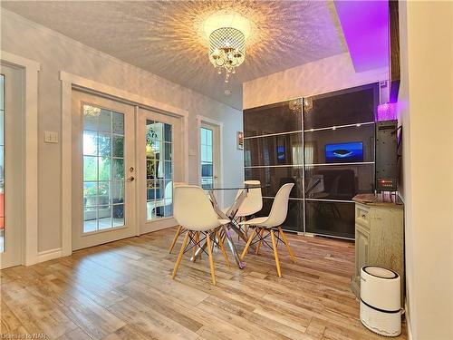 381 Washington Road, Fort Erie, ON - Indoor Photo Showing Dining Room